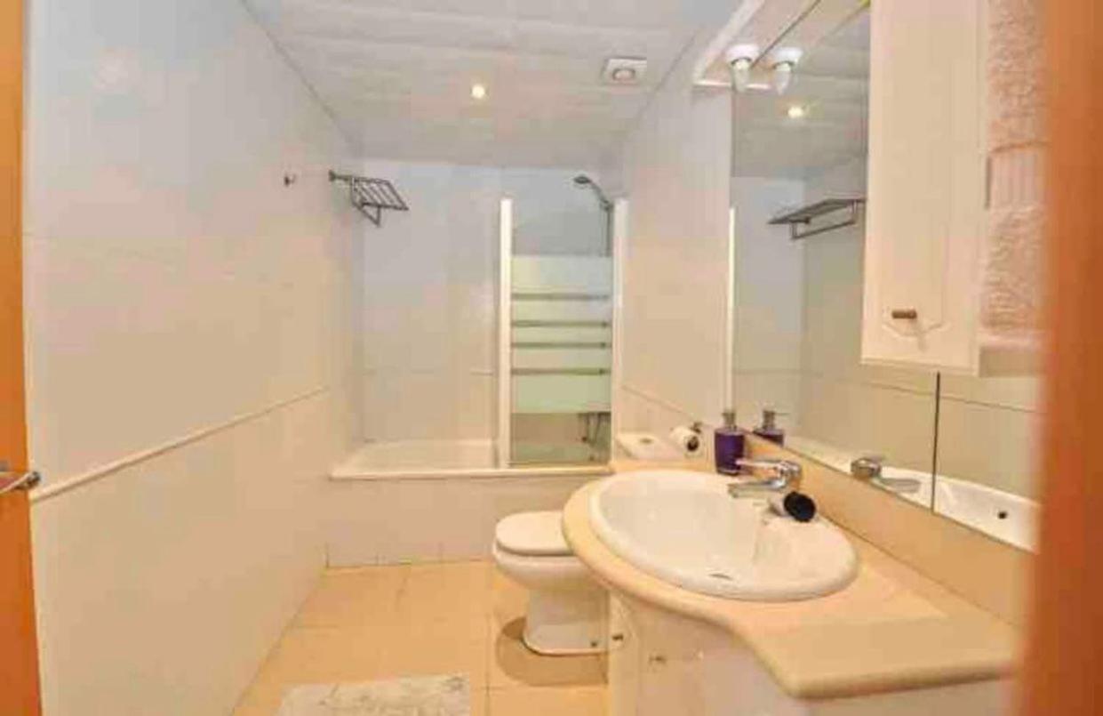 Vakantiehuis Wonderful Townhouse On Sa Boadella Beach Lloret de Mar